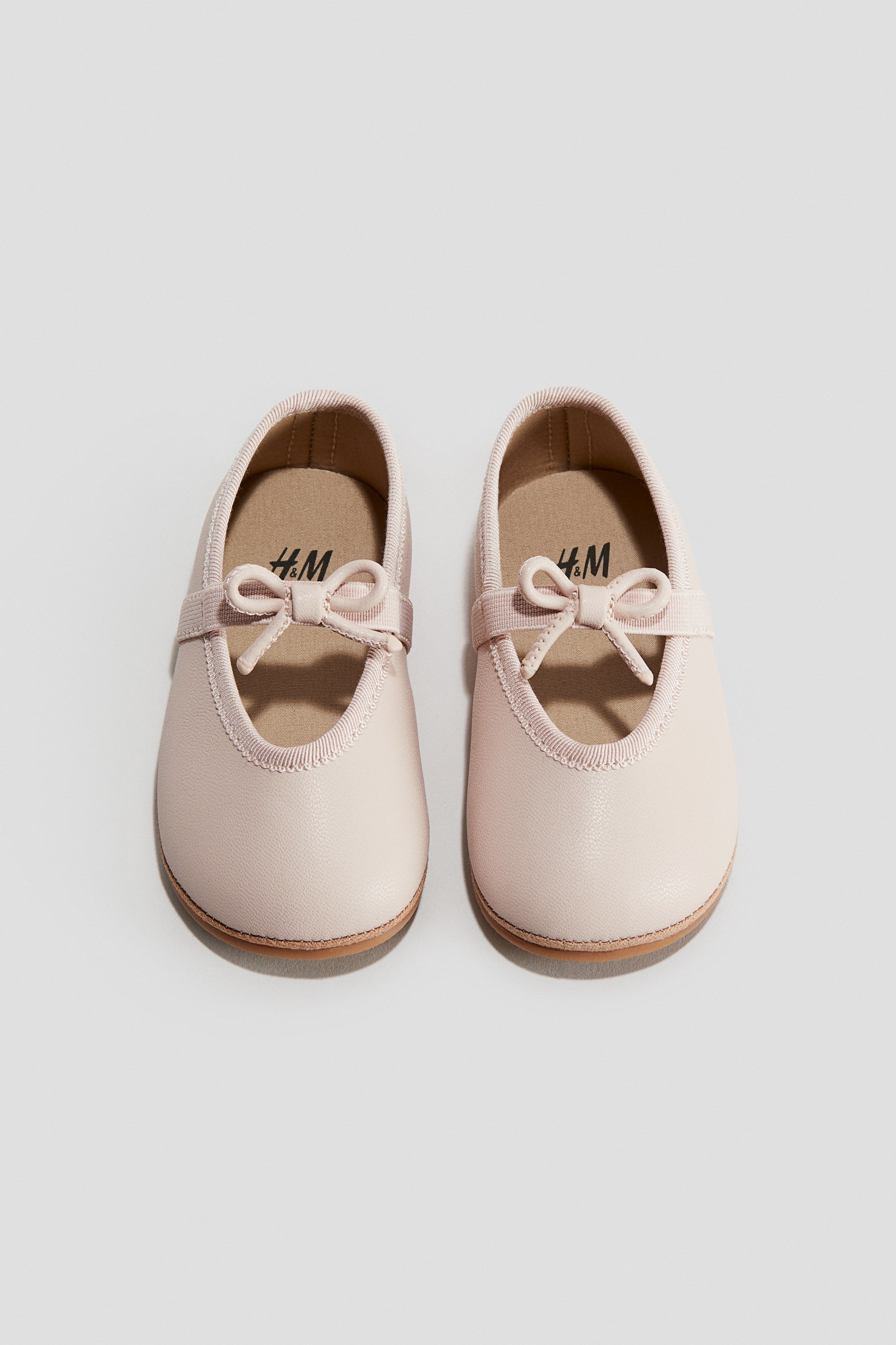 Flat ballet shoes